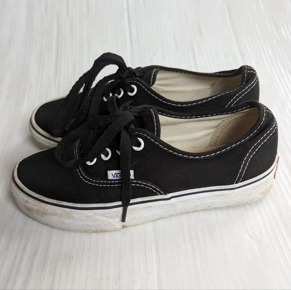 VANS authentic traditional black canvas skate shoes sneakers